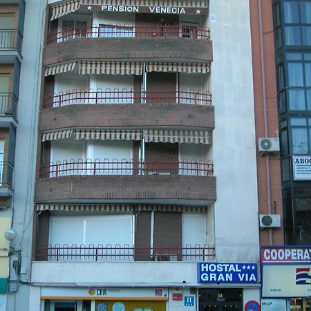 Hostal Gran Via بينتو المظهر الخارجي الصورة