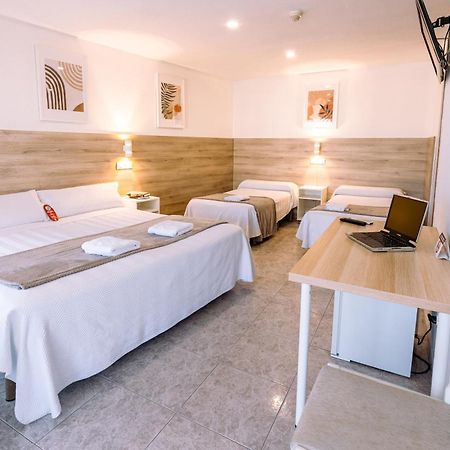 Hostal Gran Via بينتو المظهر الخارجي الصورة