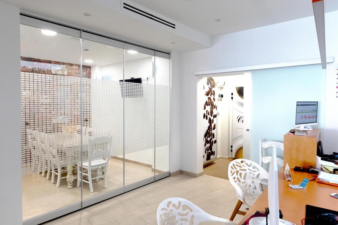 Hostal Gran Via بينتو المظهر الخارجي الصورة