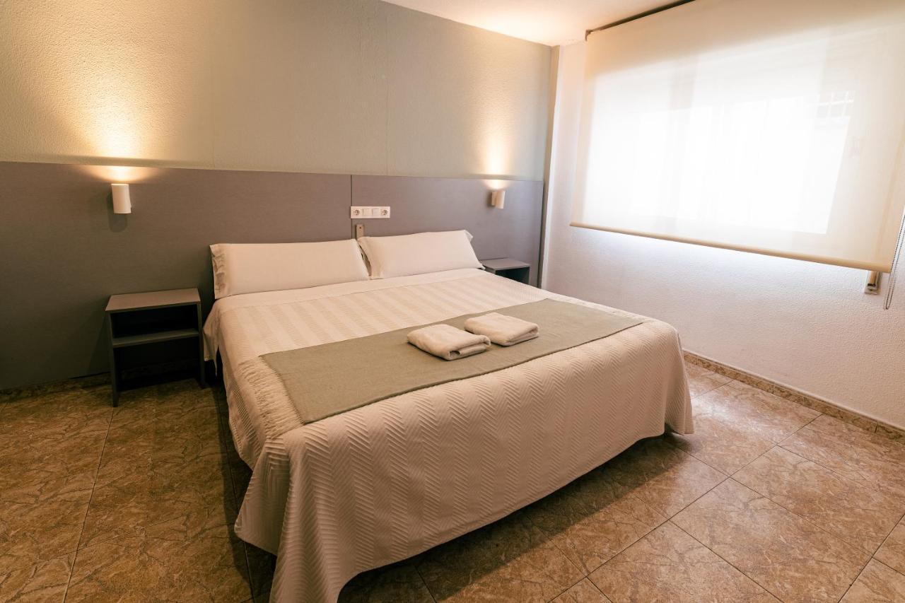 Hostal Gran Via بينتو المظهر الخارجي الصورة