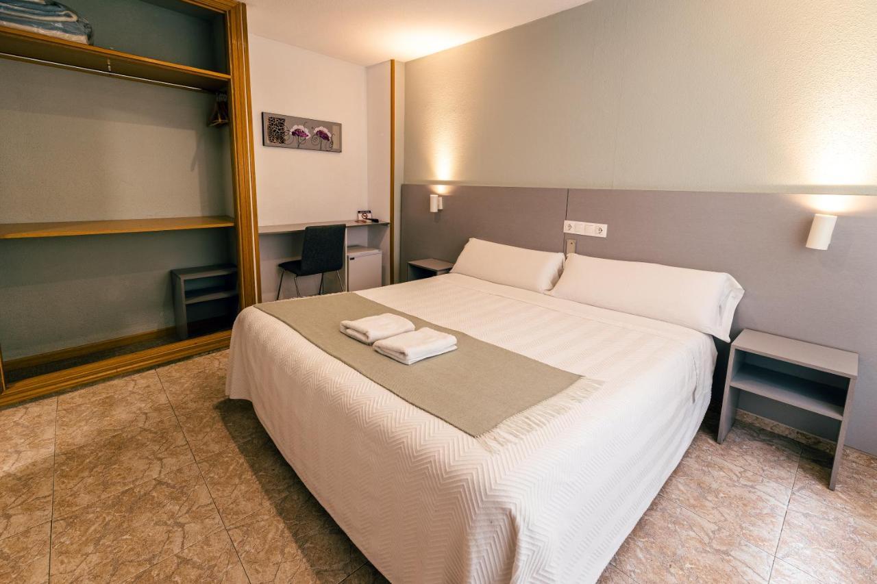 Hostal Gran Via بينتو المظهر الخارجي الصورة