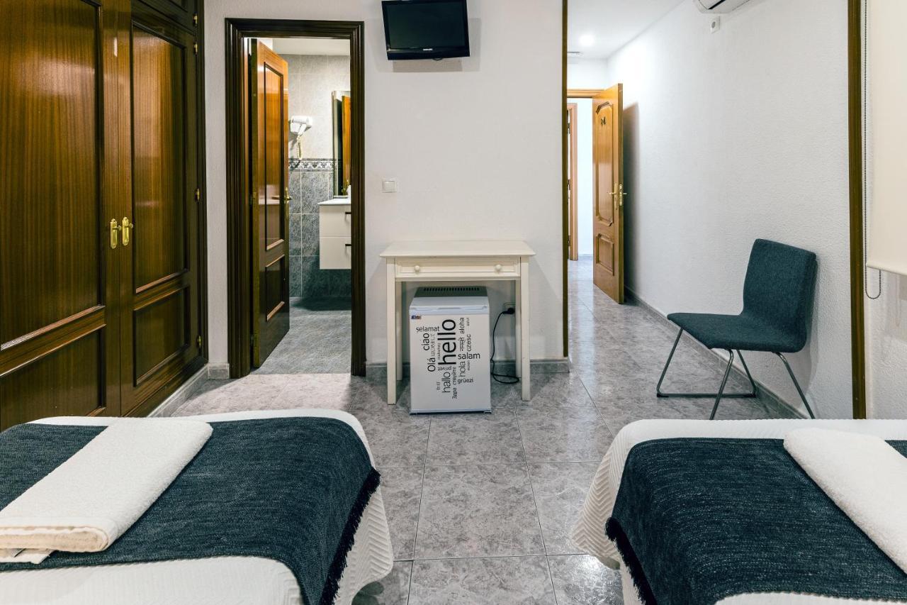 Hostal Gran Via بينتو المظهر الخارجي الصورة