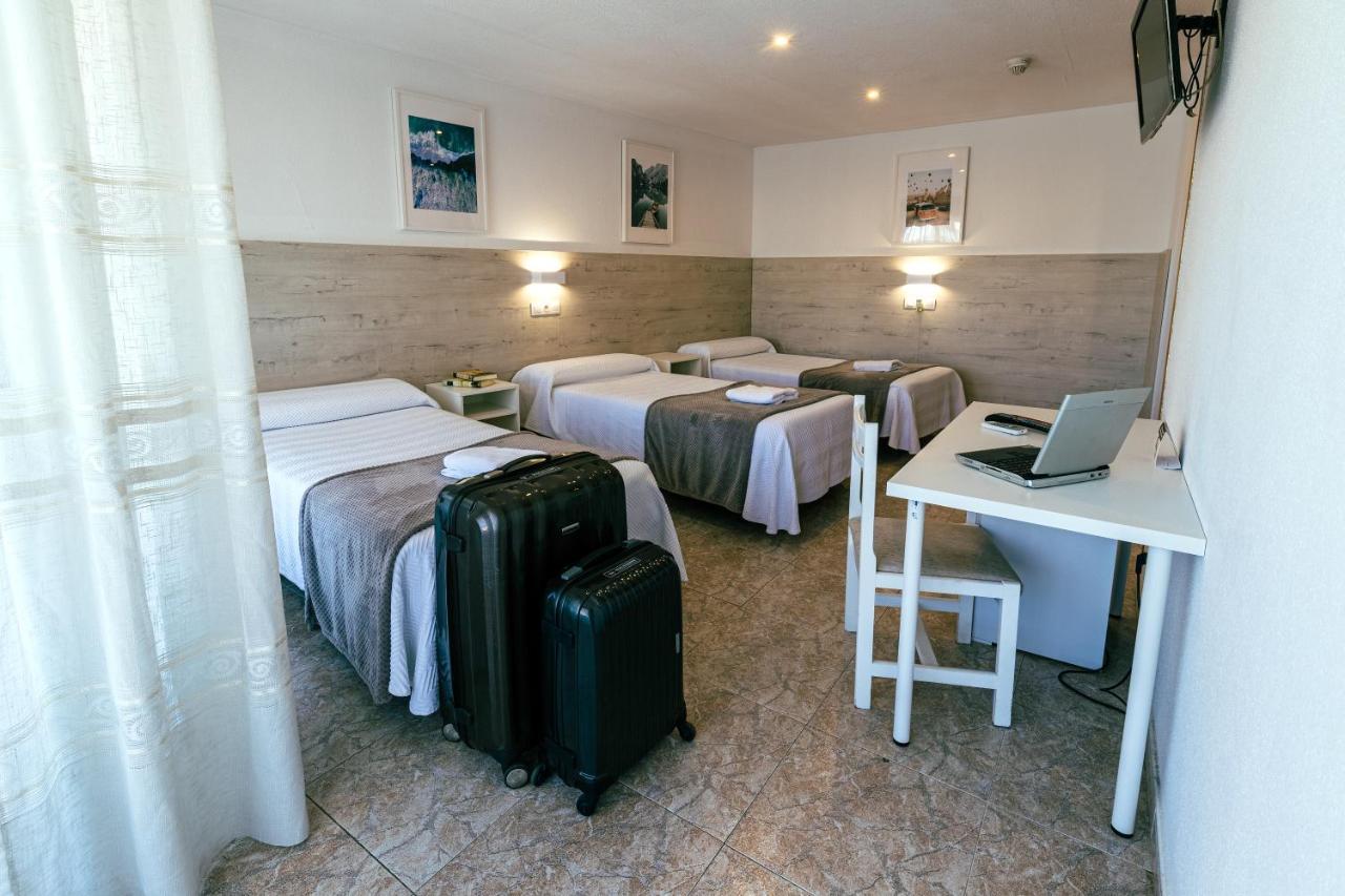 Hostal Gran Via بينتو المظهر الخارجي الصورة