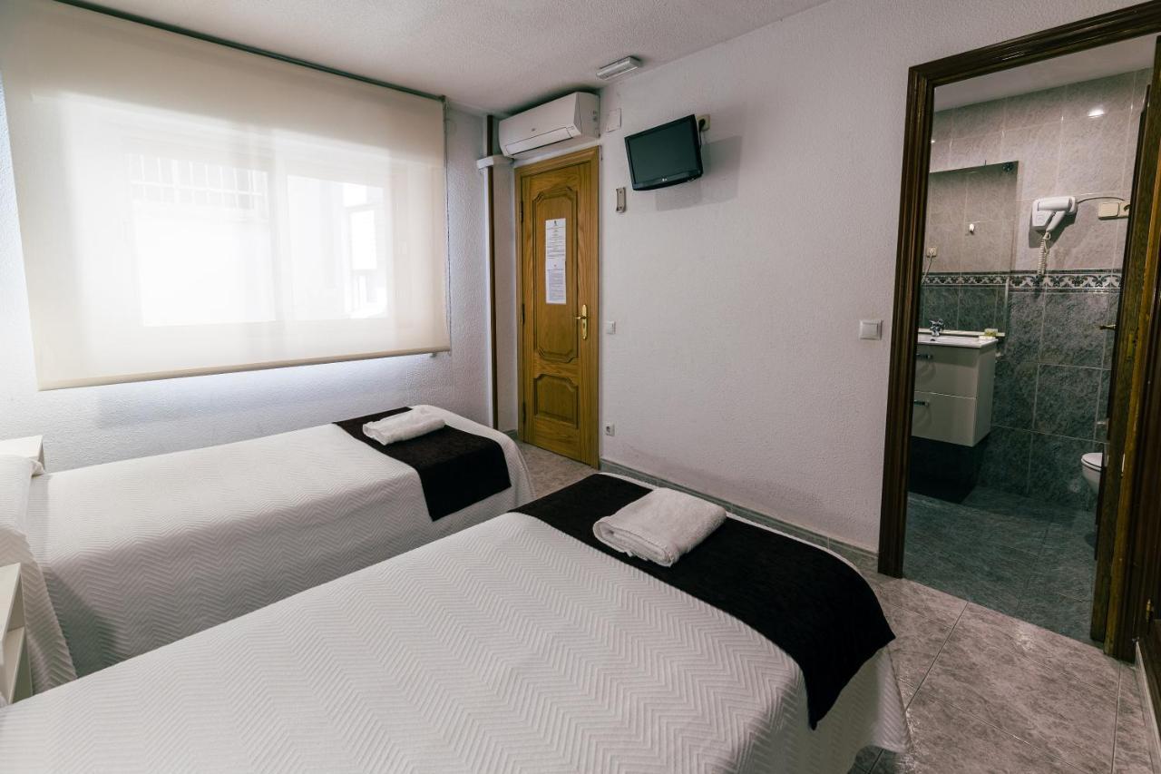 Hostal Gran Via بينتو المظهر الخارجي الصورة