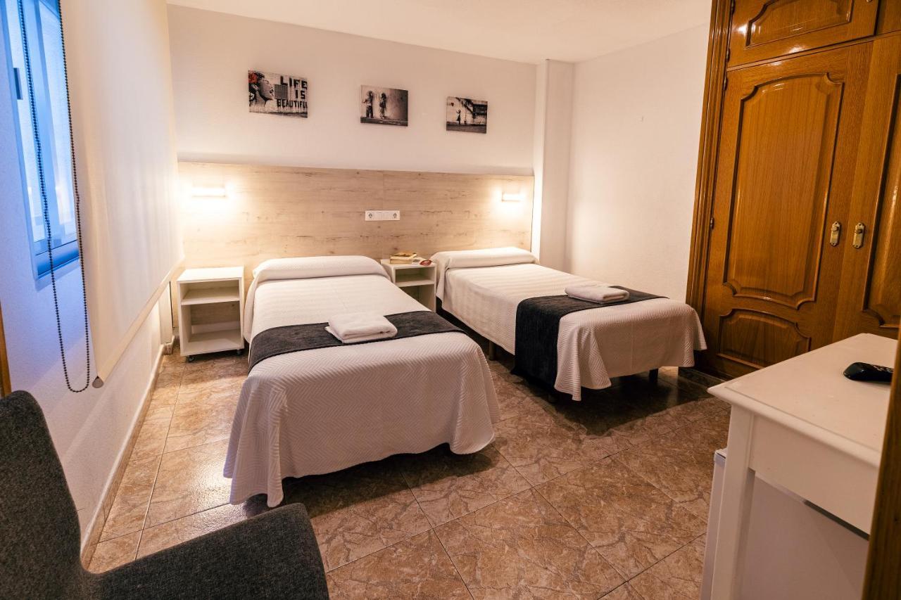 Hostal Gran Via بينتو المظهر الخارجي الصورة