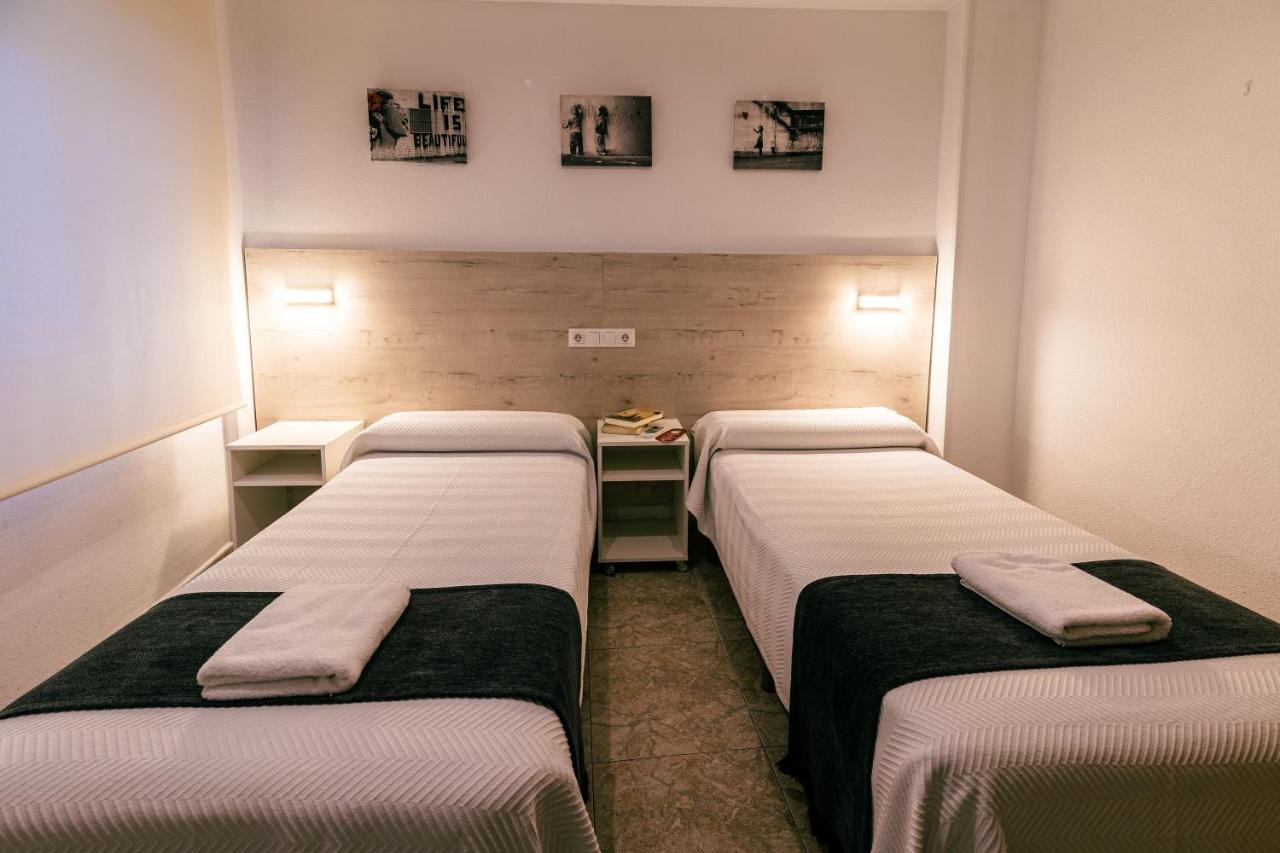 Hostal Gran Via بينتو المظهر الخارجي الصورة
