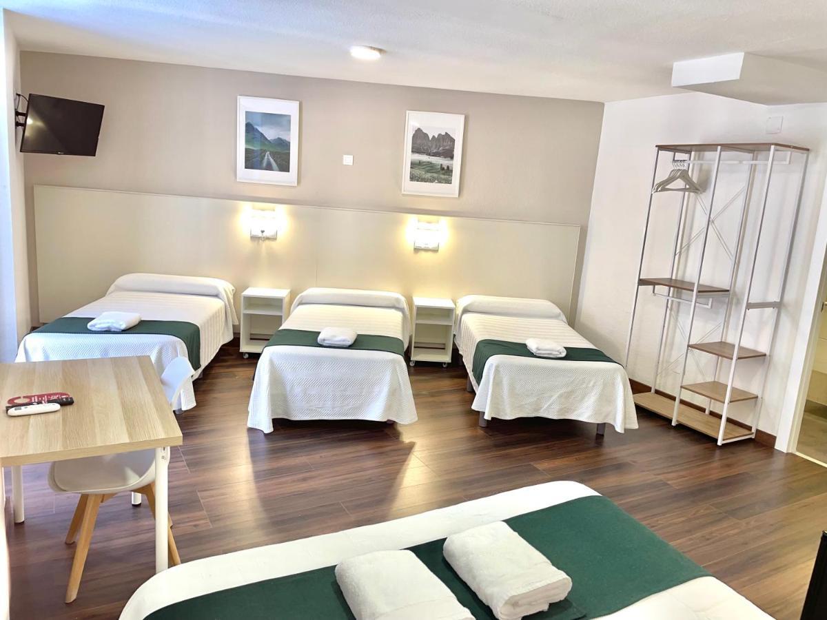 Hostal Gran Via بينتو المظهر الخارجي الصورة