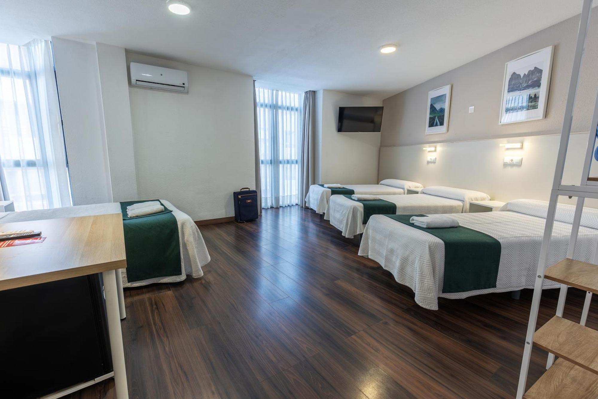 Hostal Gran Via بينتو المظهر الخارجي الصورة