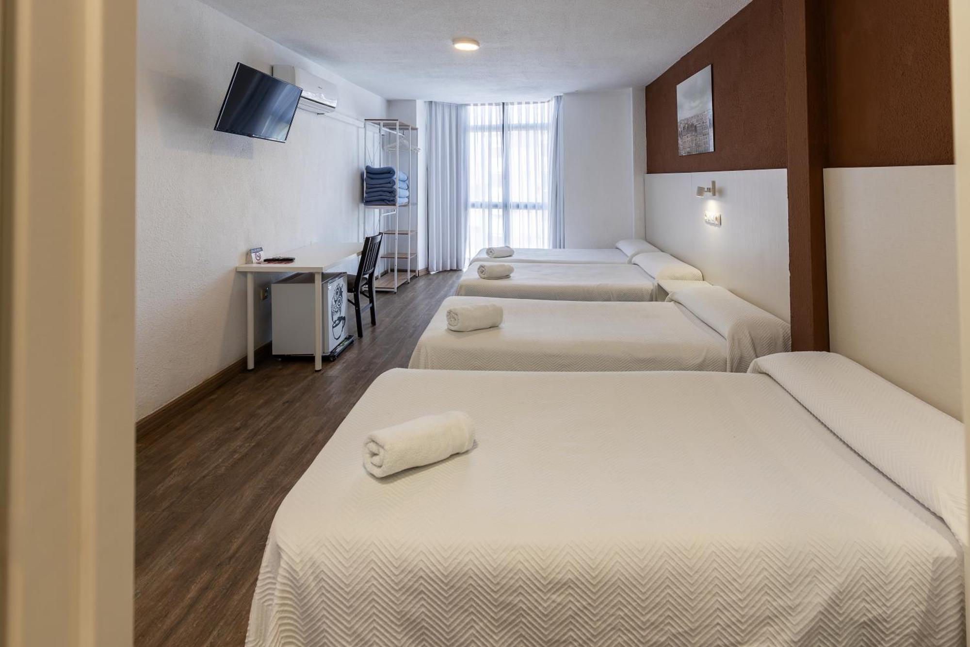 Hostal Gran Via بينتو المظهر الخارجي الصورة