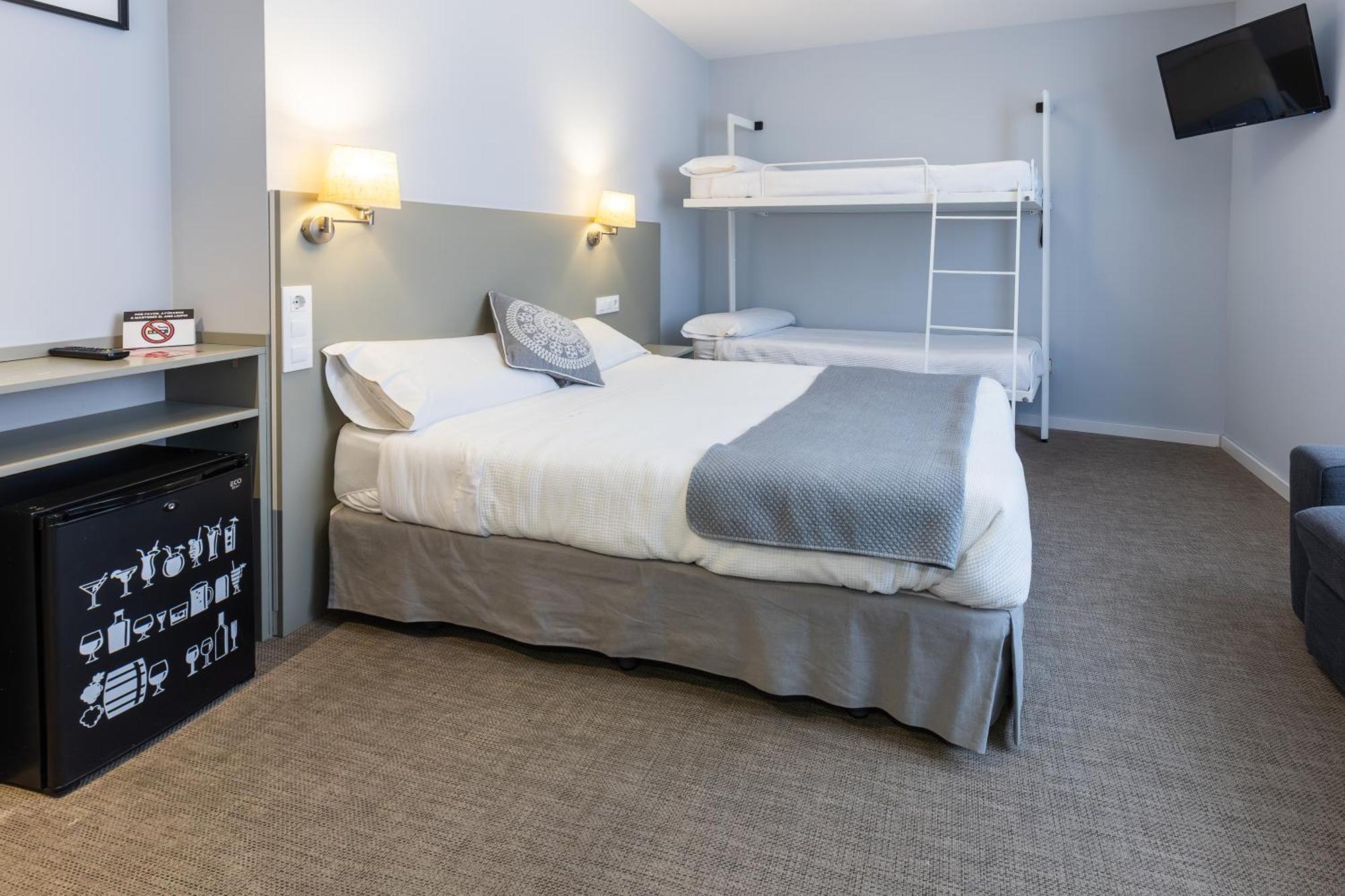 Hostal Gran Via بينتو المظهر الخارجي الصورة