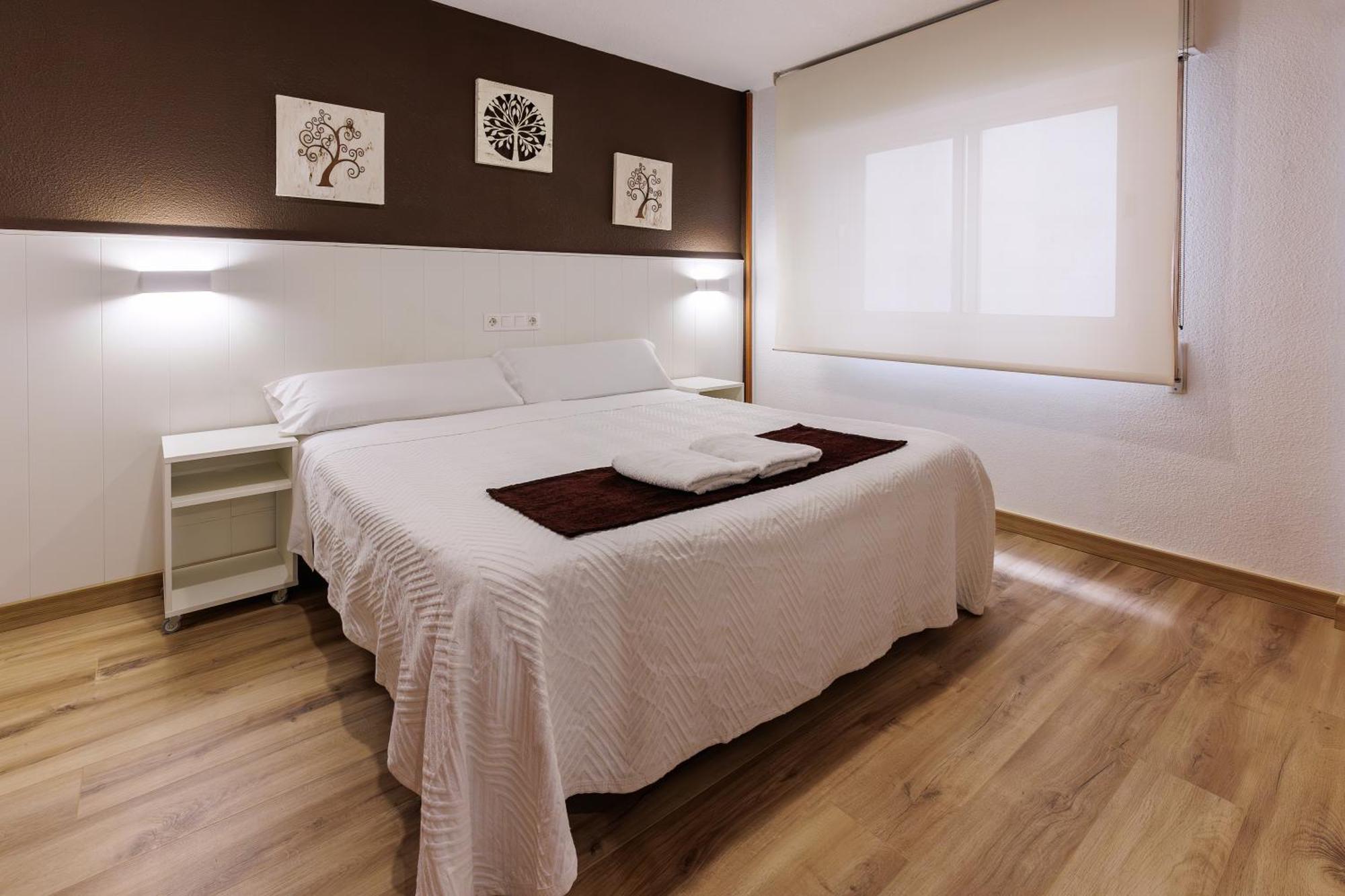 Hostal Gran Via بينتو المظهر الخارجي الصورة