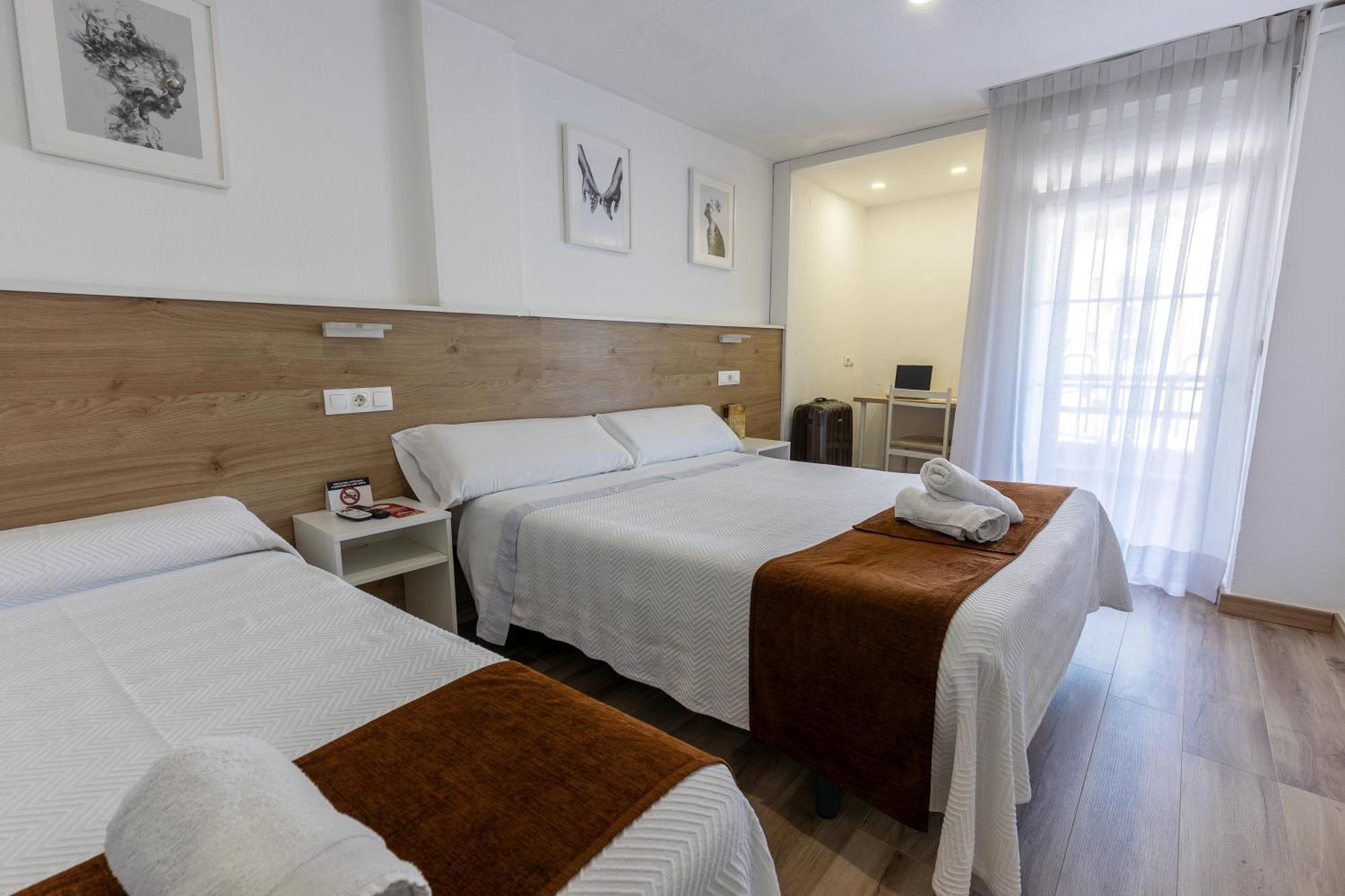 Hostal Gran Via بينتو المظهر الخارجي الصورة