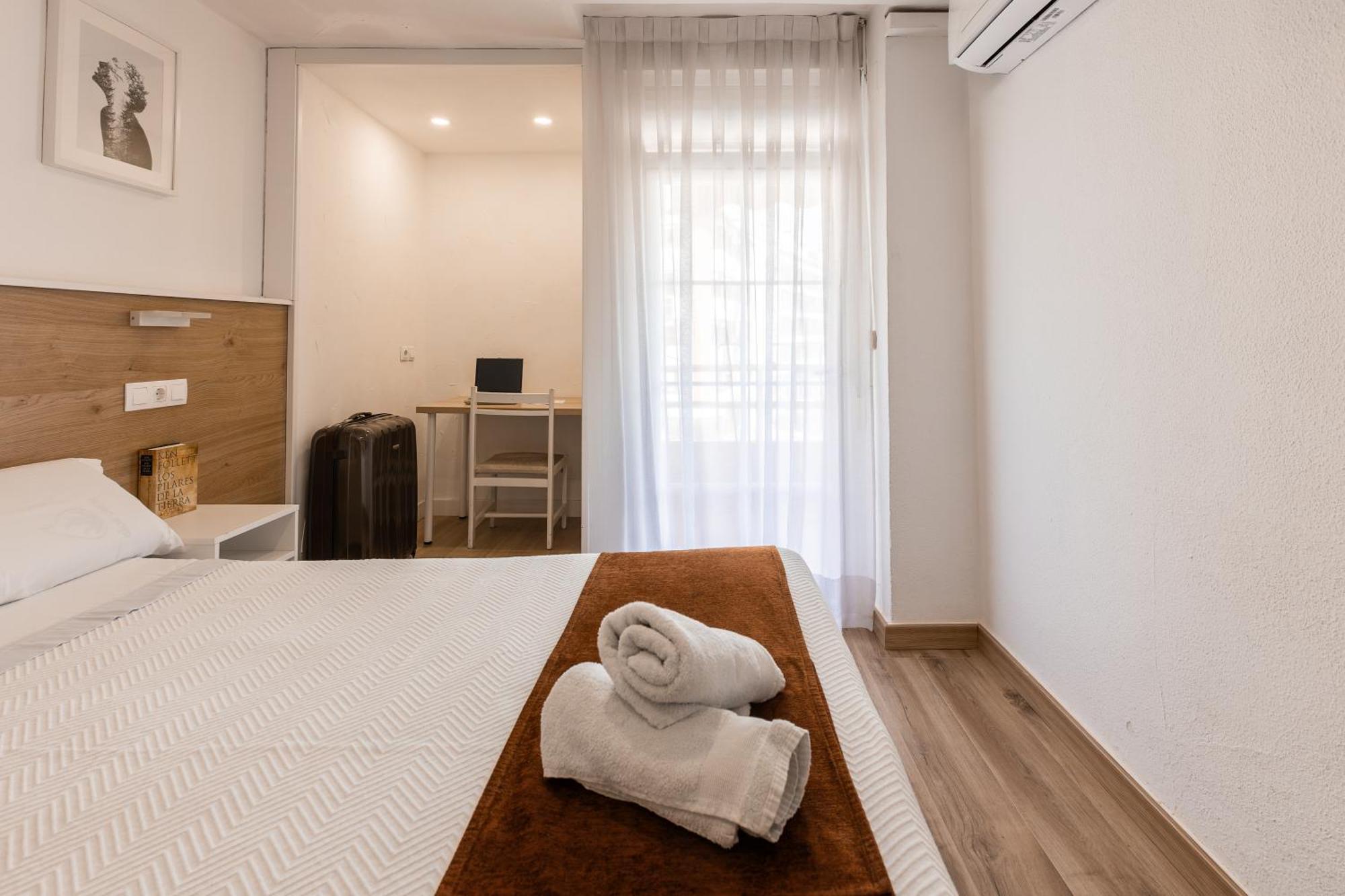 Hostal Gran Via بينتو المظهر الخارجي الصورة