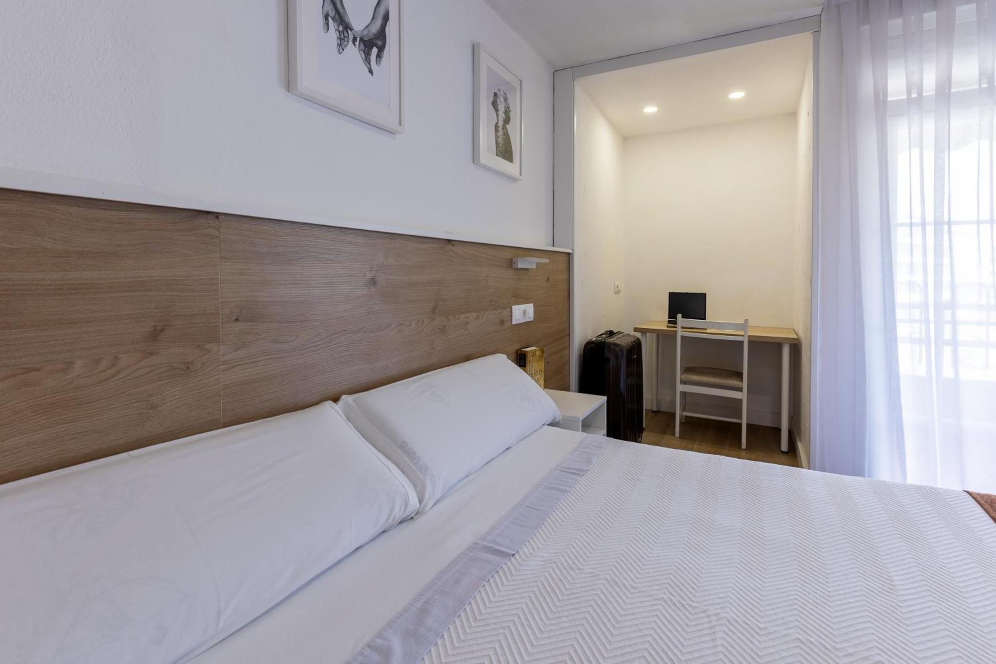 Hostal Gran Via بينتو المظهر الخارجي الصورة