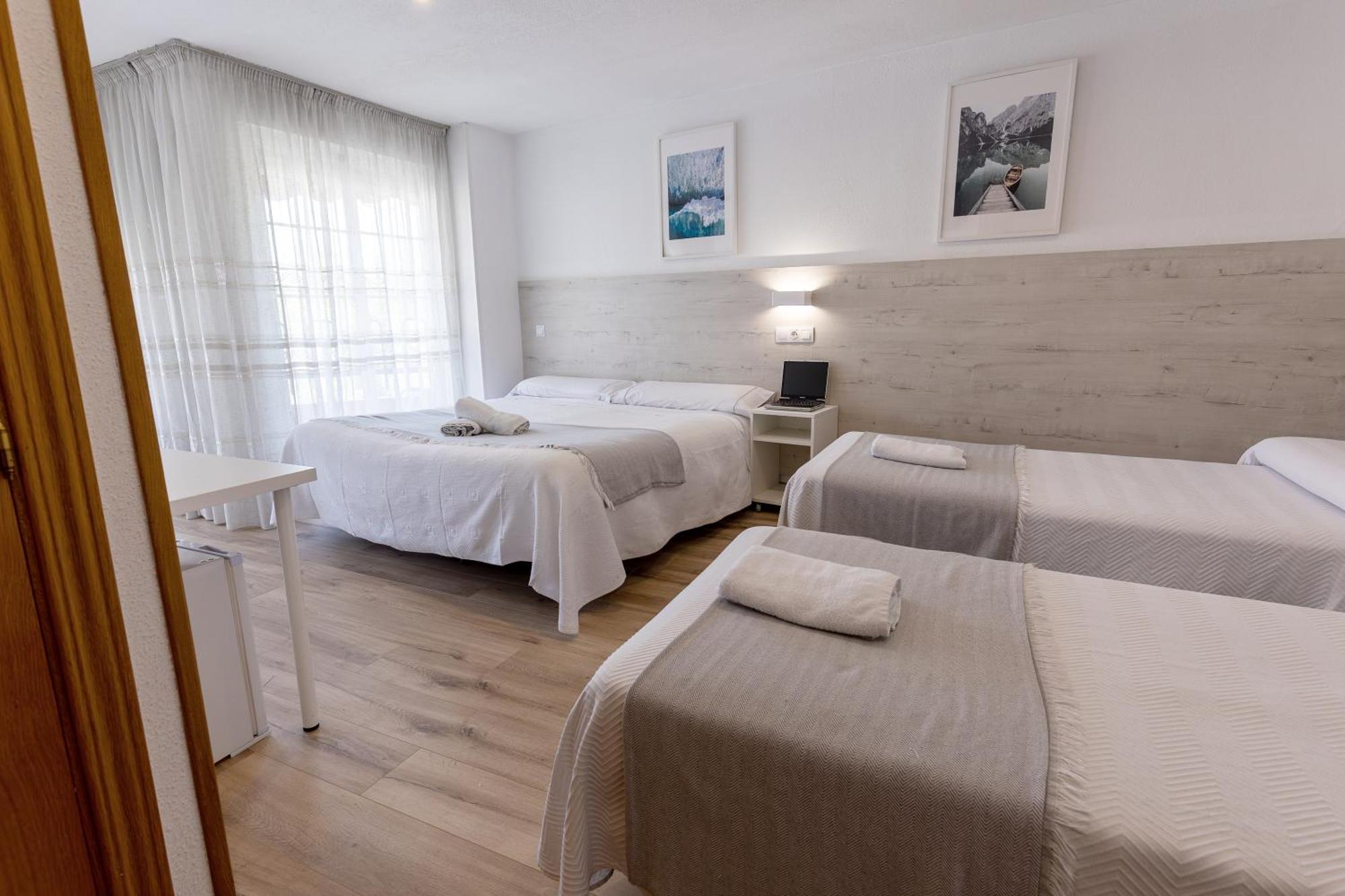 Hostal Gran Via بينتو المظهر الخارجي الصورة