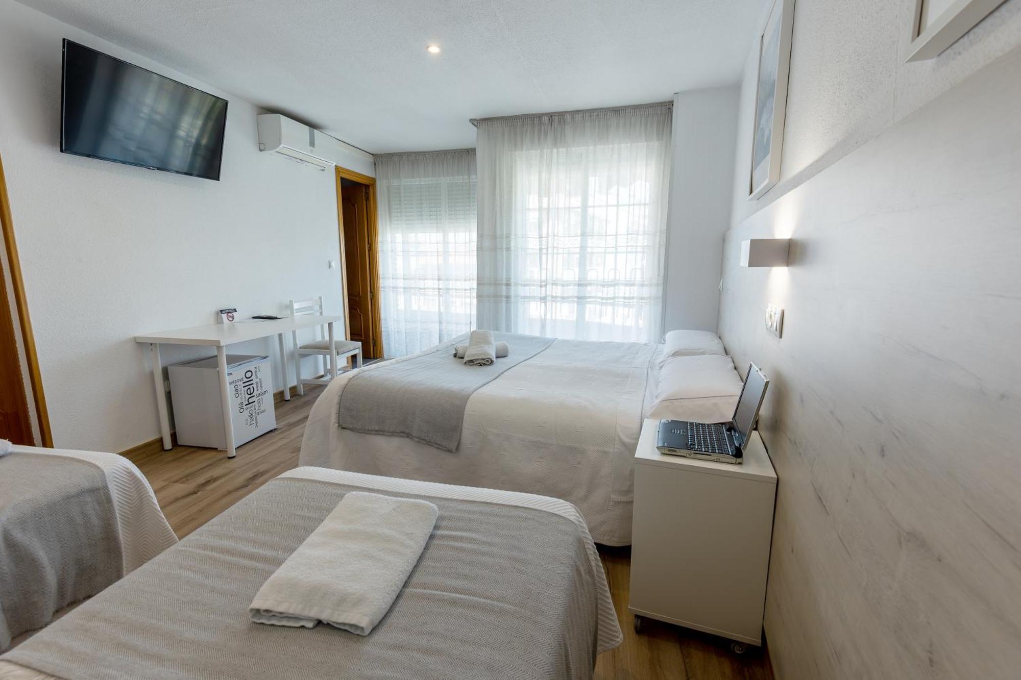 Hostal Gran Via بينتو المظهر الخارجي الصورة