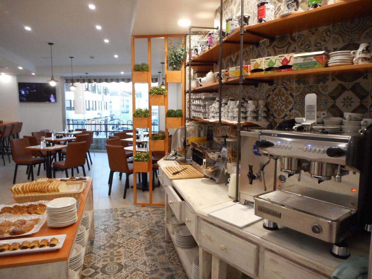 Hostal Gran Via بينتو المظهر الخارجي الصورة