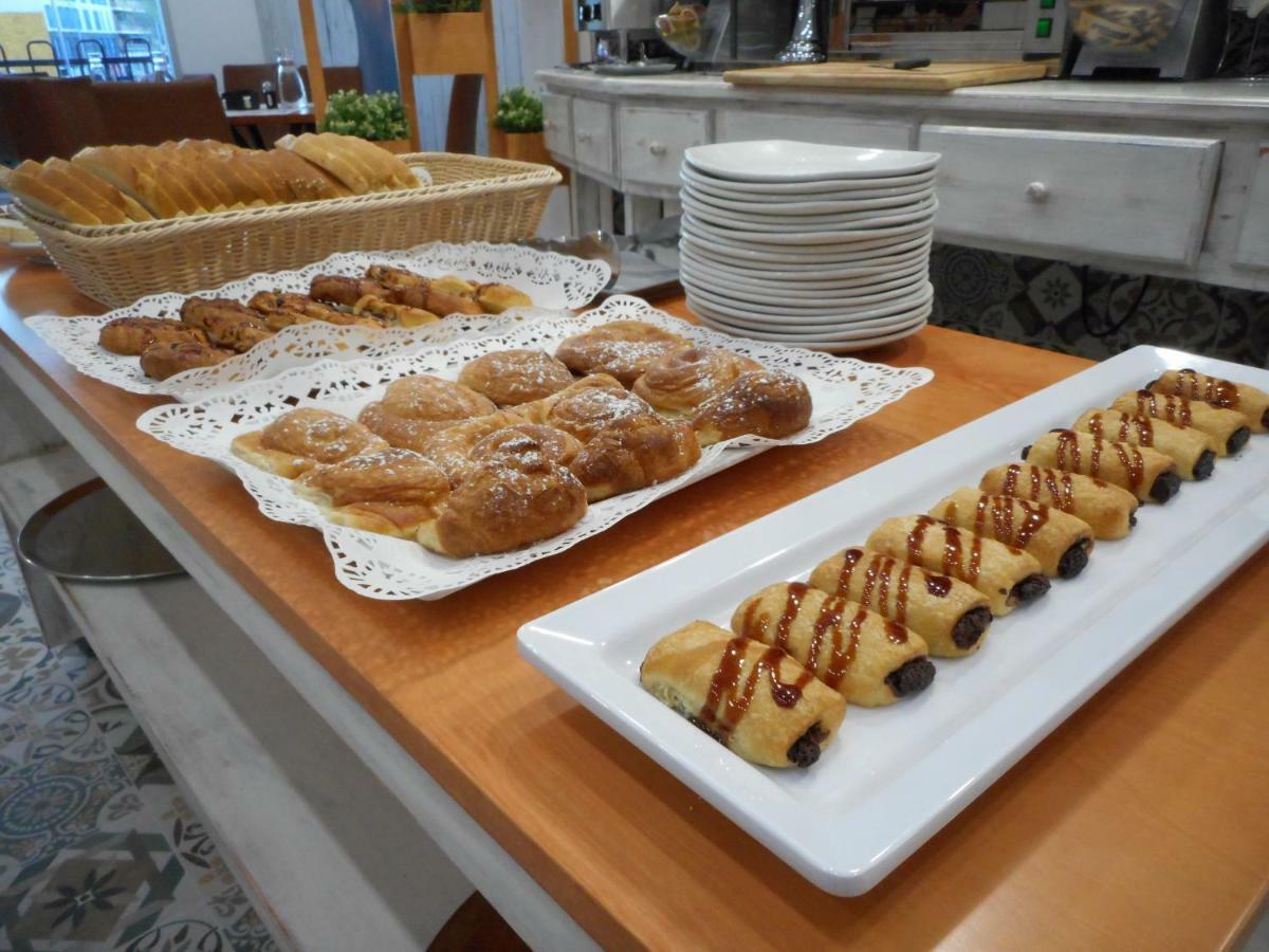 Hostal Gran Via بينتو المظهر الخارجي الصورة